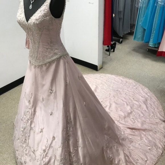 Bridal, Quinceanera, Sweet 16 - Picture 2 of 8